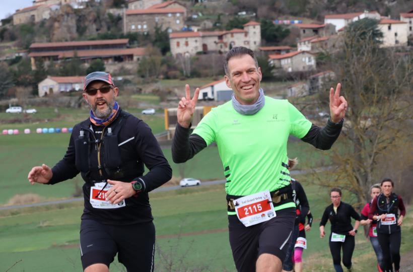 Du monde, des baskets, des sourires...et des kilomètres de solidarité au Trail Grand Velay