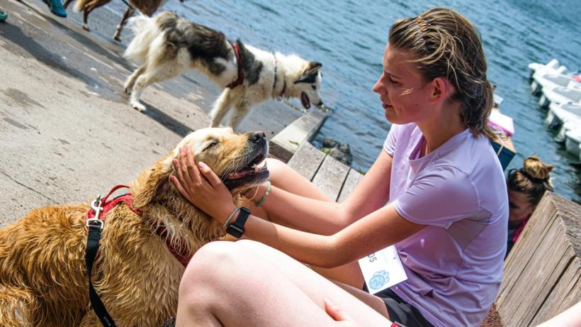 Heureux comme un chien dans l'eau