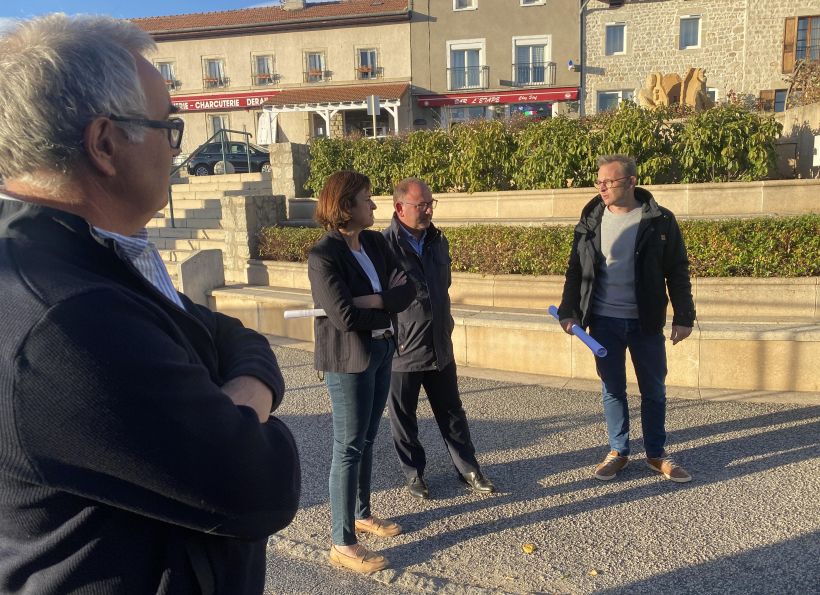 Franck Paillon (au 1er plan), avec C. Barre, L. Duplomb et l'architecte Pierre Garnier.