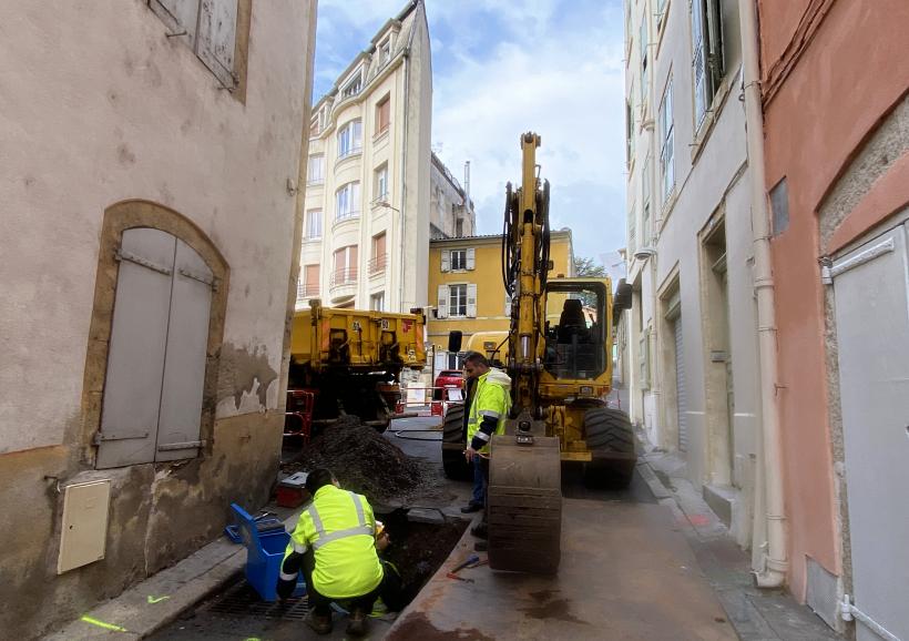 Une petite rue, certes, mais intensément utilisée par les automobilistes. 