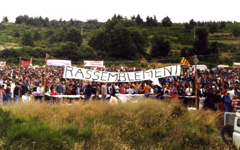 Des milliers de personnes se sont levées contre le barrage de Naussac.