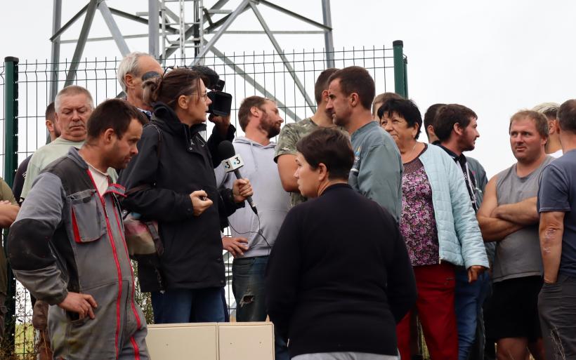 Frédéric Salgues devant les caméras. Les médias nationaux se penchent sur l'affaire.