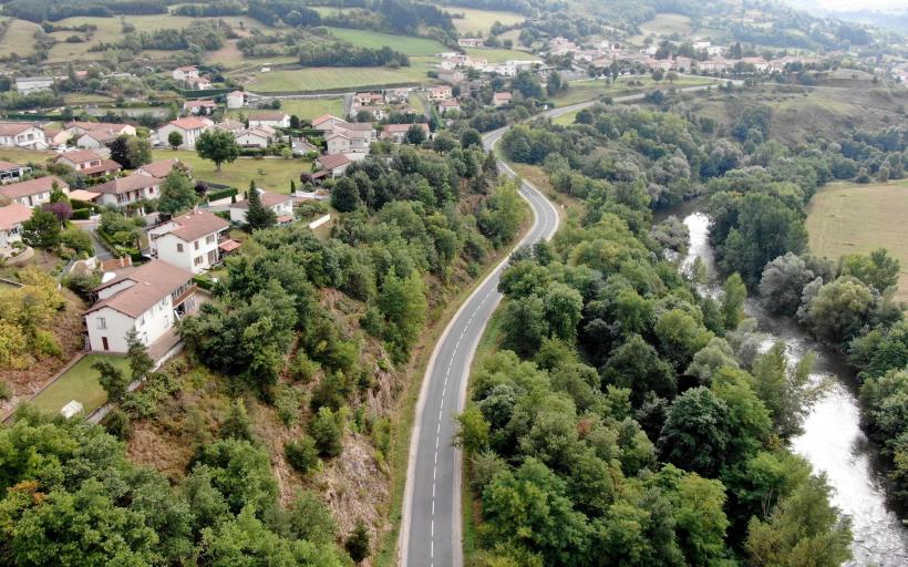 La vitesse :  le fléau du village de Durianne dans la commune du Monteil.