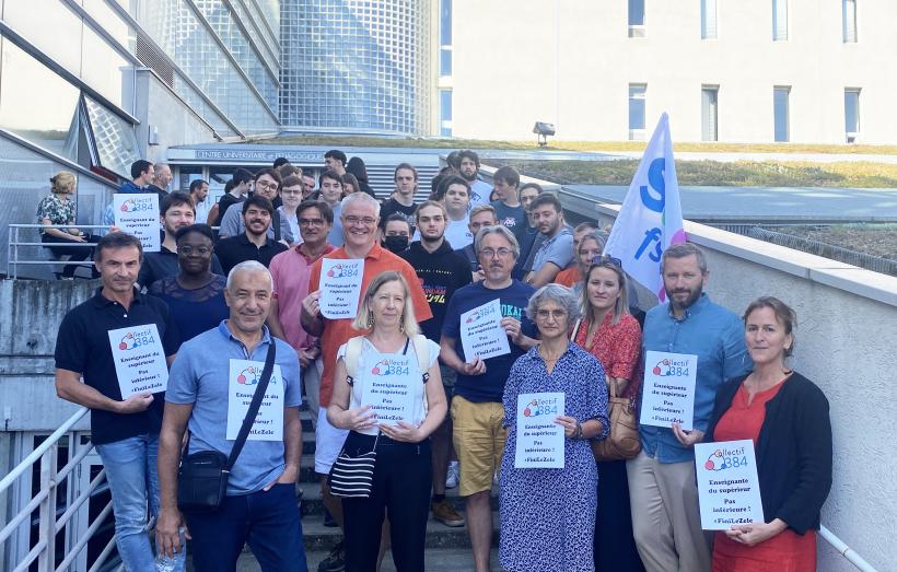 Le Collectif 384 avec, comme slogan : "Enseignant(e) du supérieur, pas inférieur(e) !"