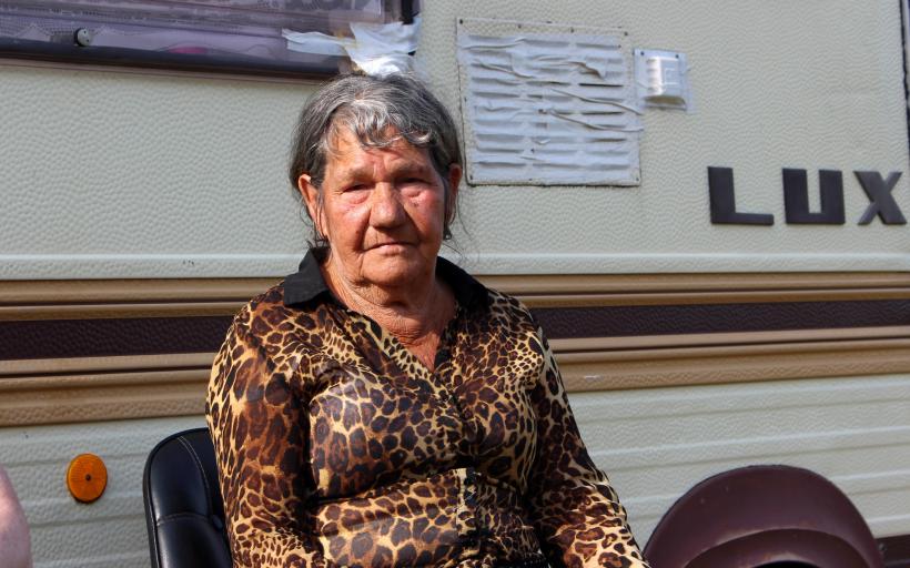 Jeanne Capleau, 76 ans, vit à présent dans sa caravane dans des conditions déplorables.