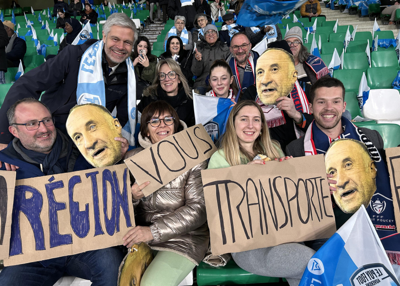 Les supporters  du match Le Puy Foot - Stade Rennais au stade Geoffroy-Guichard