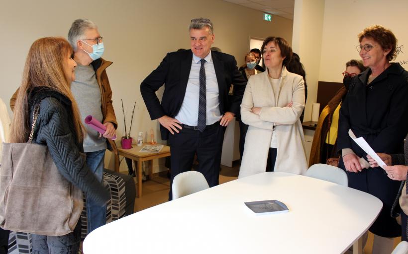 Dans l'espace "Studio" entièrement équipé pour héberger un professionnel de santé