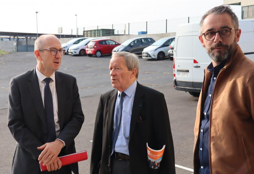 (De g à d). Yvan Cordier, Jean-Marie Guérault, et le maire de Cussac/Loire Rémi Barbe.