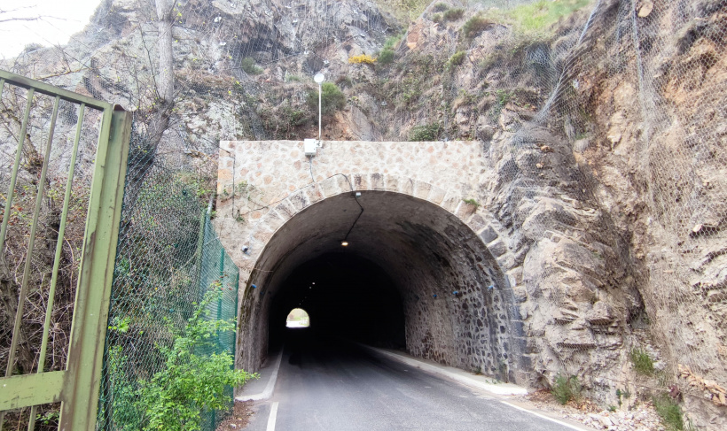 À l'entrée du tunnel du Monteil...souriez, vous êtes filmés.