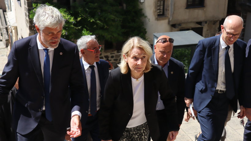 Catherine Pégard, ministre de la Culture à son arrivée à la cathédrale