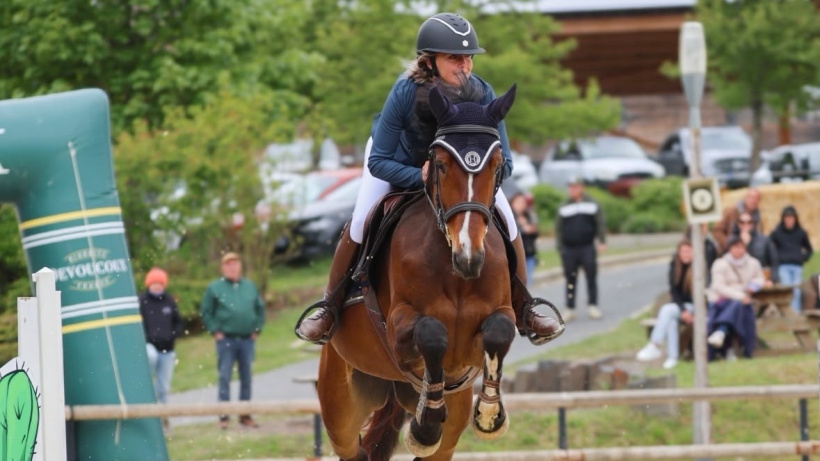 Elle alterne entre coaching, stages et concours