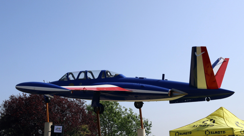 Le Fouga Magister est remarqué sur la N102