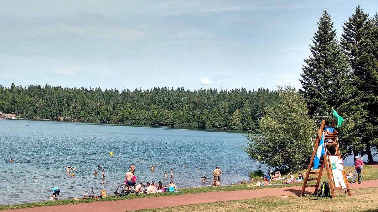 Le Lac du Bouchet LE spot nature de l'été
