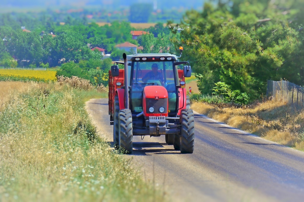 Haute-Loire : les agriculteurs organisent une opération escargot sur la RN88 ce mardi