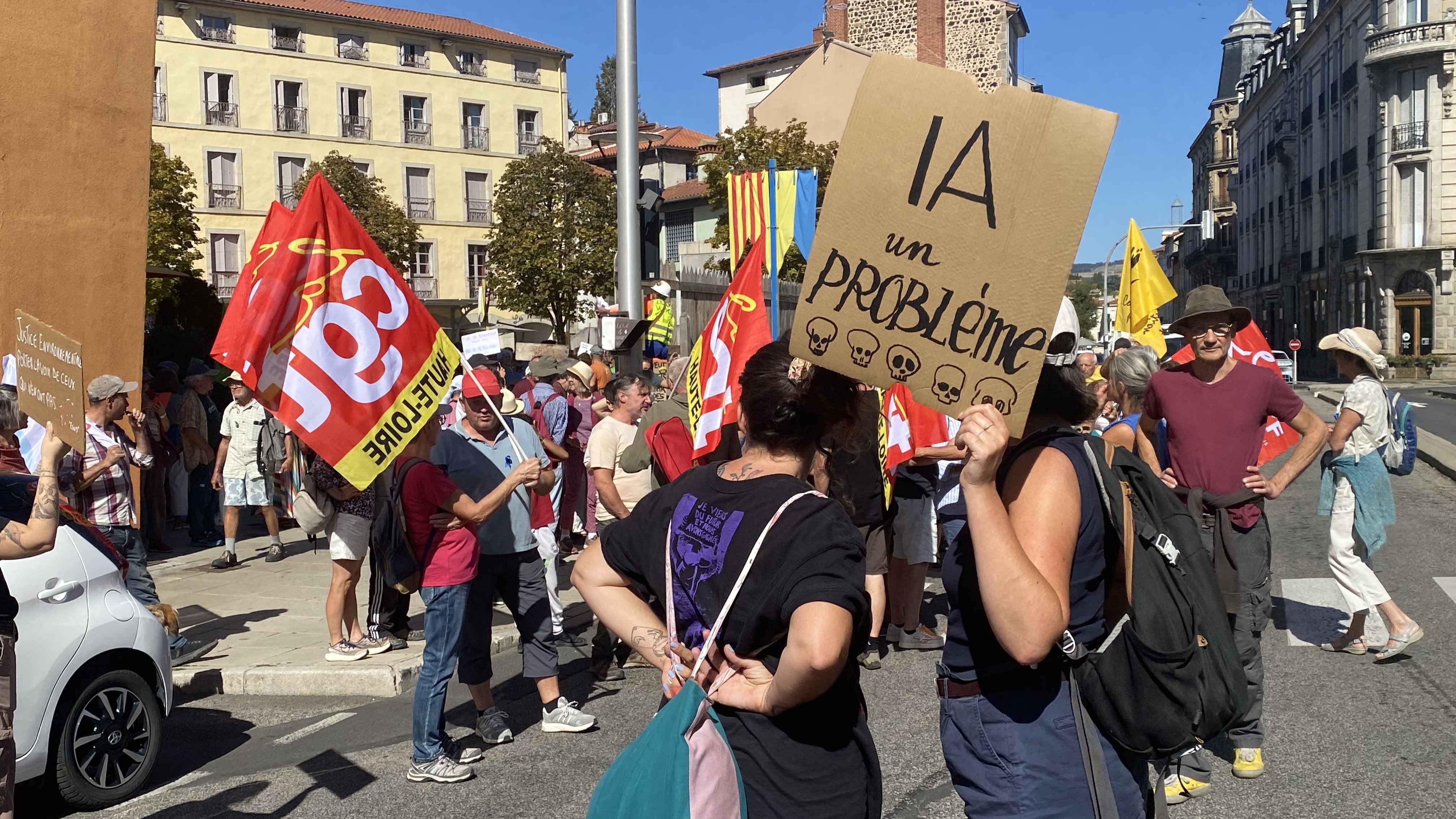 « Ça commence à bouillir » : plus de 500 personnes pour le climat au Puy